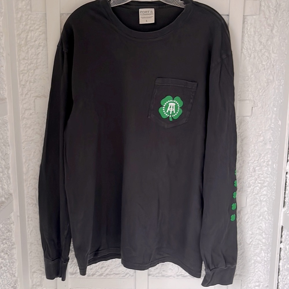 Men’s barstool sweatshirt top size large great condition